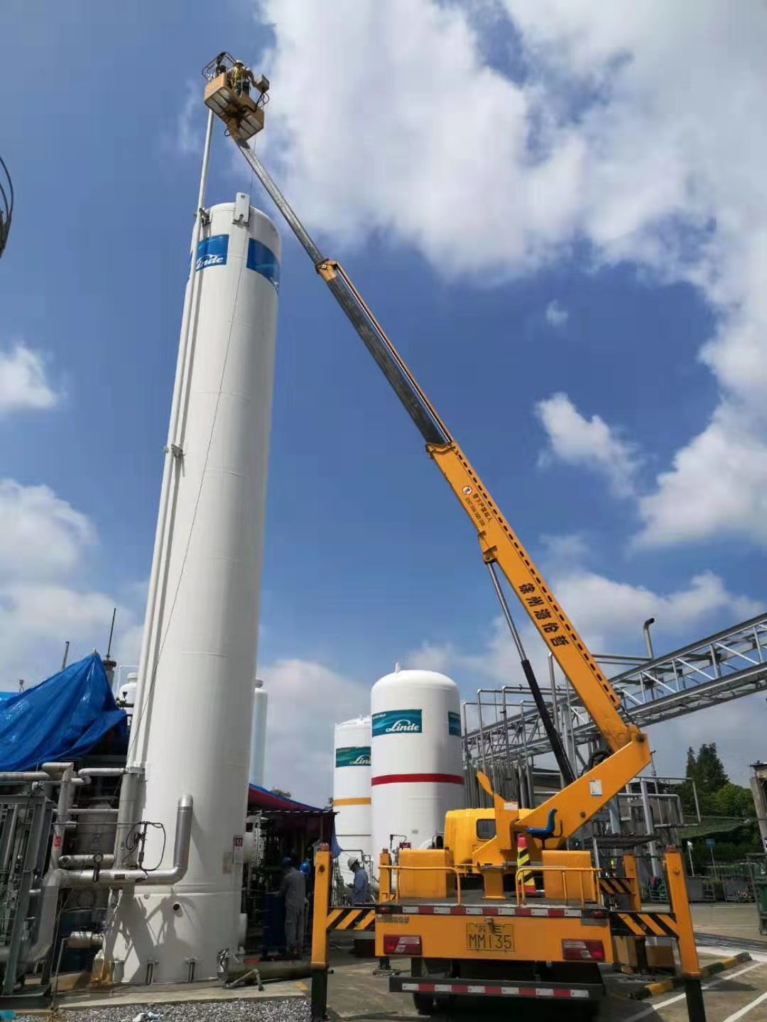 車載式高空作業(yè)車